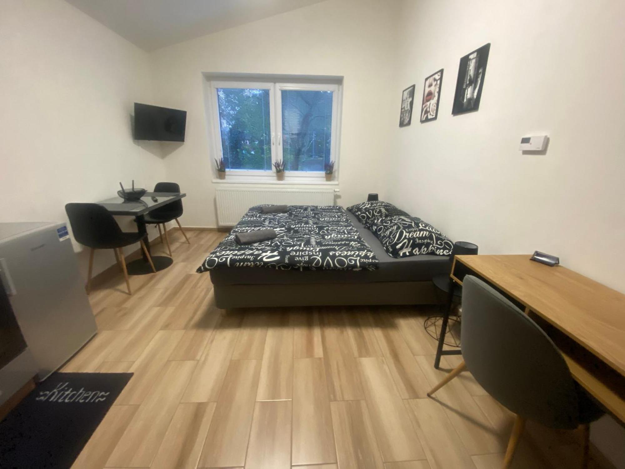 Cerna Ruze - Apartman 7 เปิลเซน ภายนอก รูปภาพ